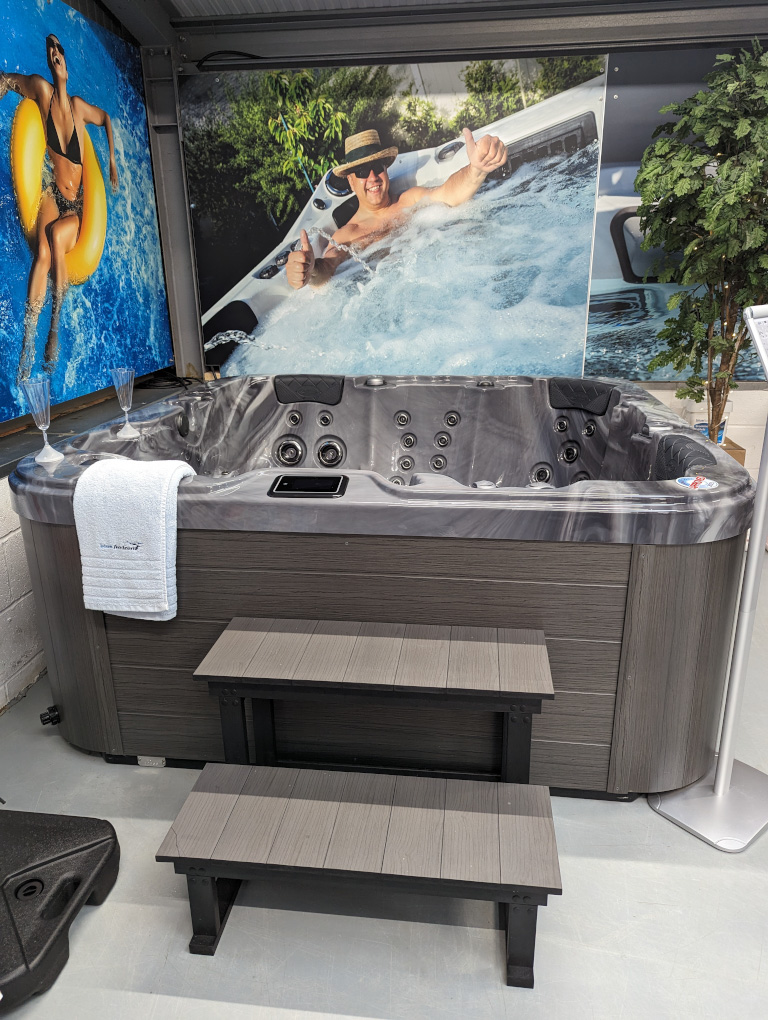 Calgary (0578C) 5 Person Hot Tub A6 Hot Tubs A6 Hot Tubs